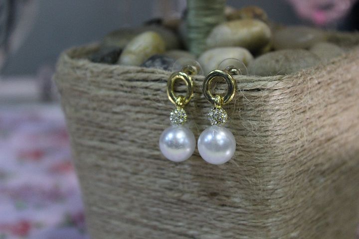Comment accorder ses boucles d'oreille à sa tenue ?